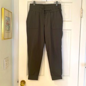 Mondetta performance luxury joggers, M